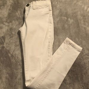 White skinny Jeans